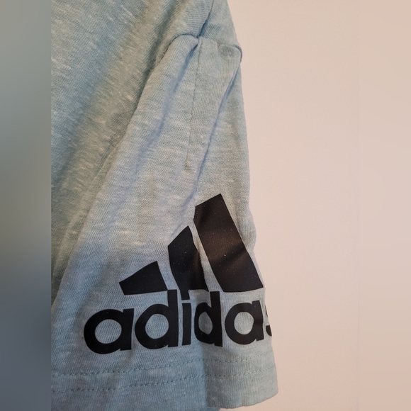 Adidas tshirt size  M - Picture 3 of 4